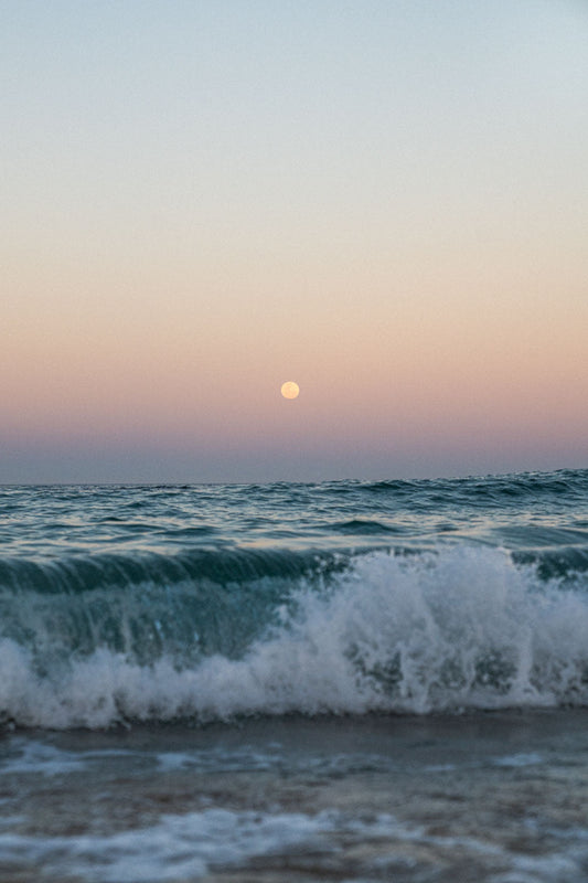 dusk moon